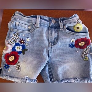 Indigo Rein Embroidered Jeans Shorts - Size 1